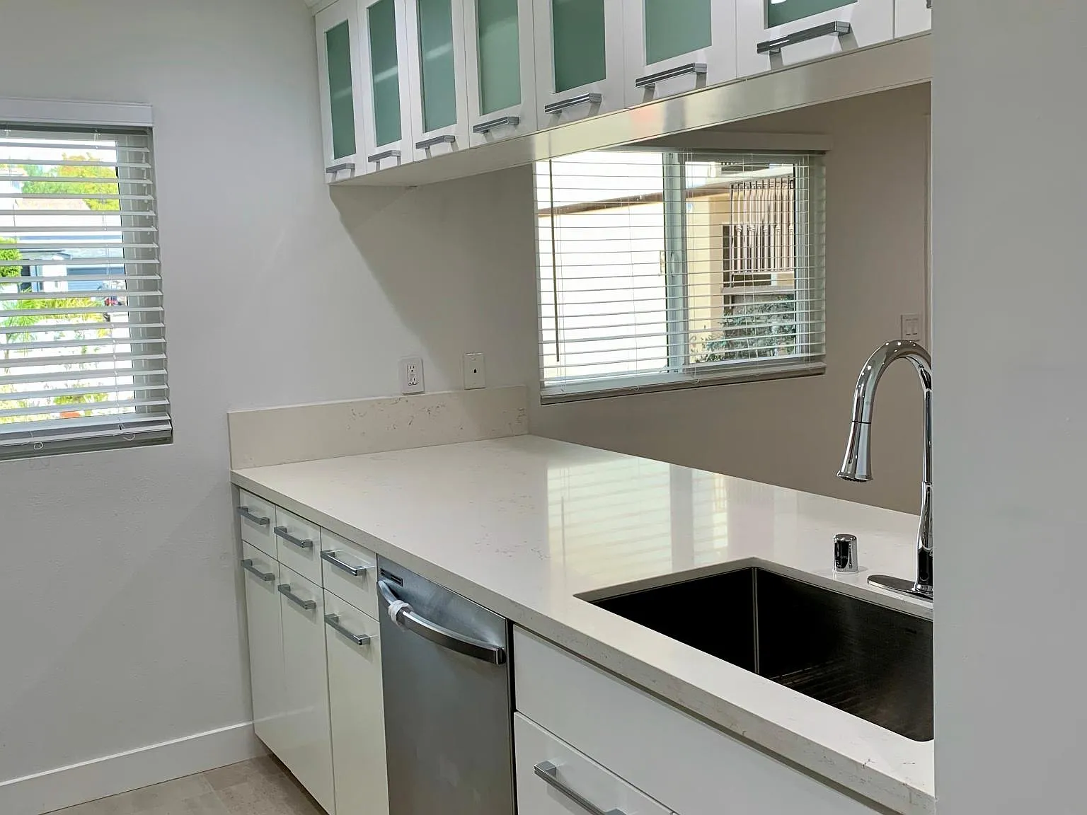 1200 Manhattan Beach Blvd — Photo 4