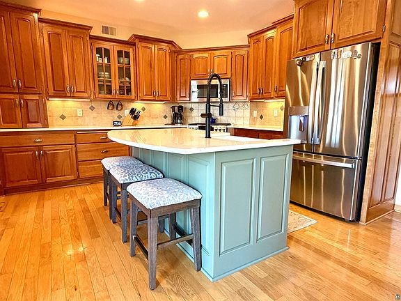 3rd image of 2717 Northridge Dr