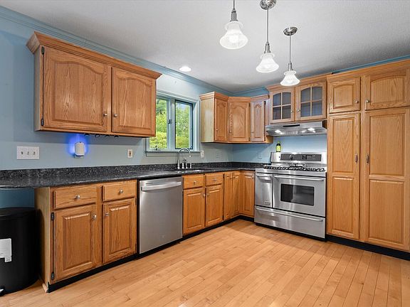 4th image of 125 Yankee Avenue