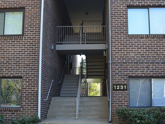 2nd image of 1231 Gemini Dr APT G