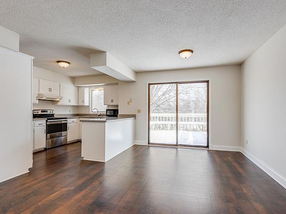 3rd image of 7468 Saratoga Dr