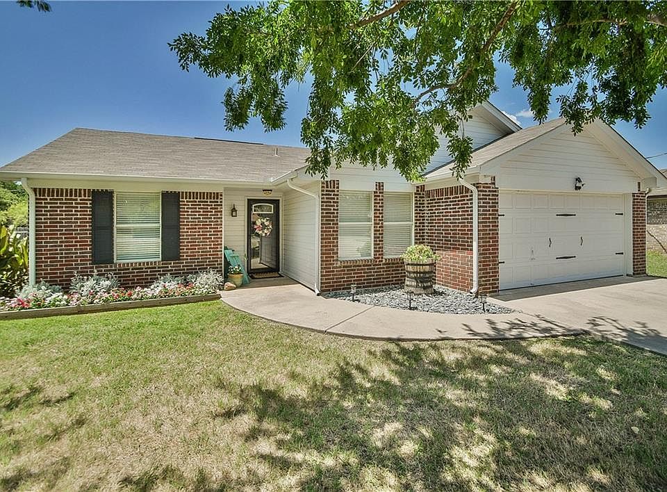 1st image of 706 Shady Grove Ct