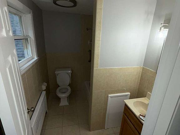4th image of 28 & 32 Taylor St #1