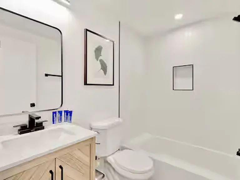 1630 K St NE #3 — Photo 14