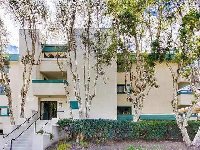 2nd image of 917 Torrance St APT 22