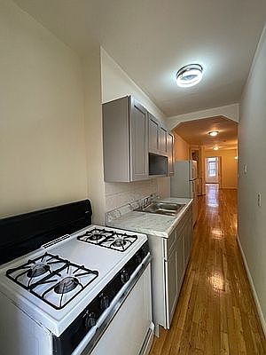 4th image of 324 21st St APT 1