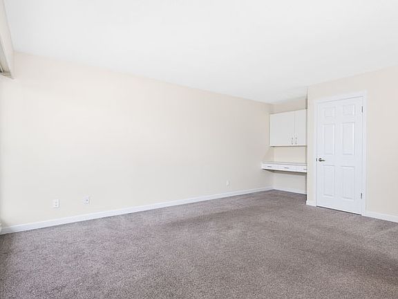 2nd image of 293 Arrowstone Dr