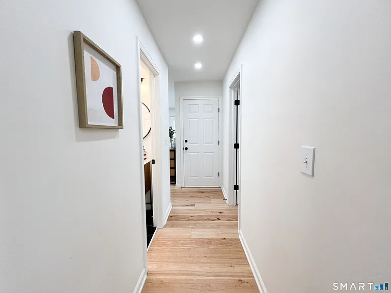 9 Hanover St — Photo 11