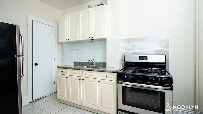 Rented by Nooklyn NYC LLC | media 11
