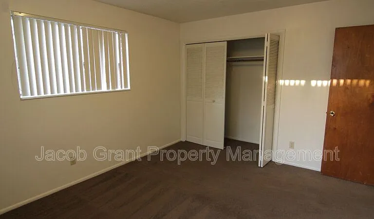 2136 Saint Clair Rd — Photo 8