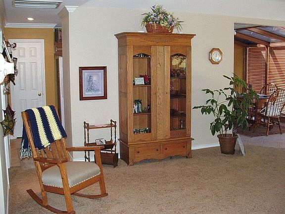 5th image of 244 Meadowlakes Dr