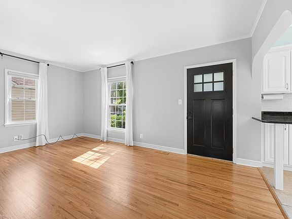 2nd image of 6733 Sheridan Ave S