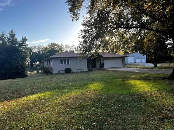 1809 Mayflower Rd, Bentonville, AR 72713