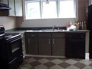 2nd image of 825 Pacific Ave