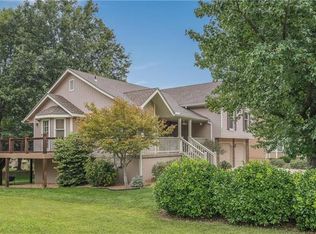 3912 SW Lido Dr, Lees Summit, MO 64082