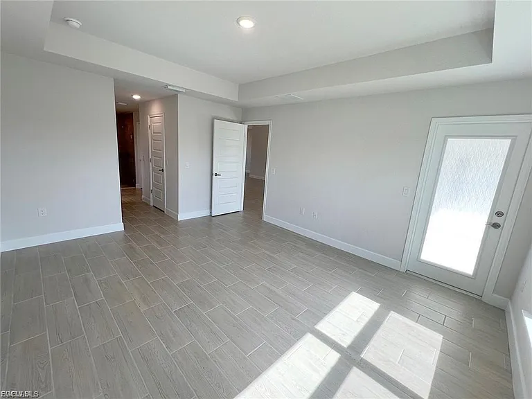 410 SE 1st Terrace Cpe — Photo 16