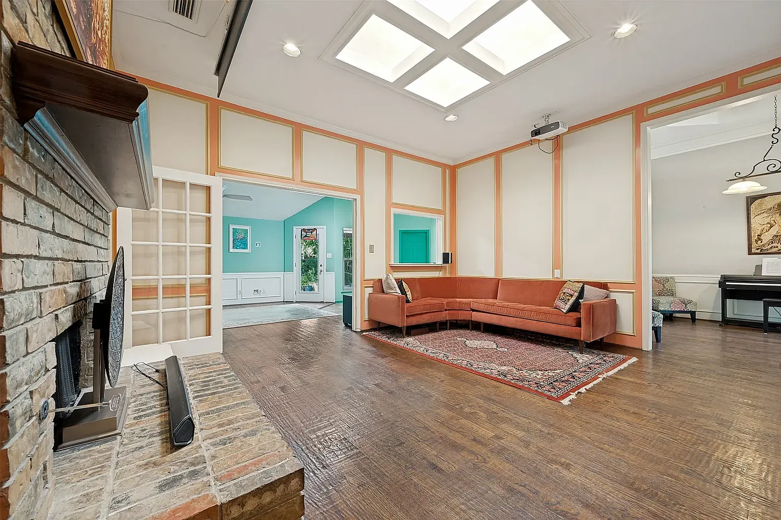 4 bed, 2184 sqft, $3,000 — Photo 2