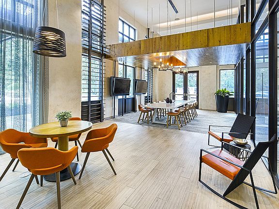 Leasing Center