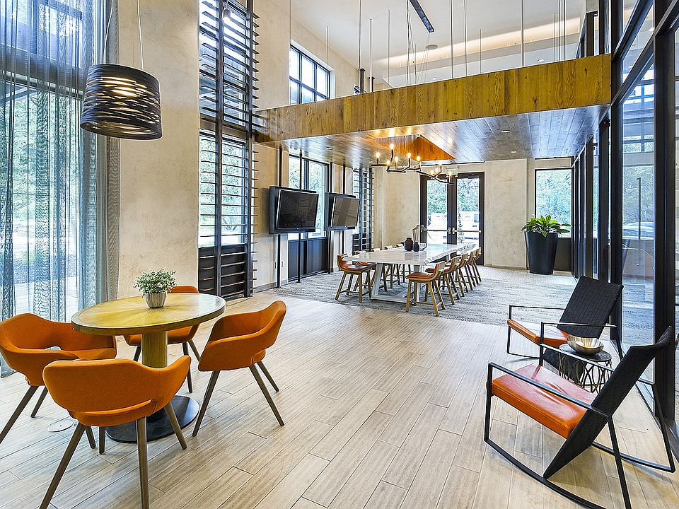 Leasing Center