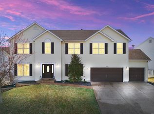 1422 Devonshire County Dr, Wentzville, MO 63385