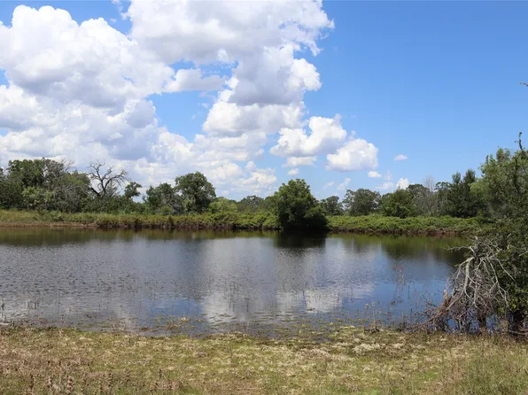4230 Crafton Rd, Chico, TX 76431
