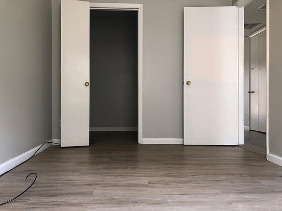 4th image of 702 S Lincoln St #5