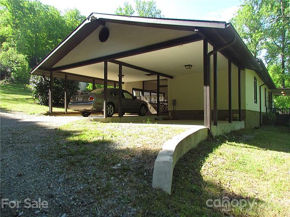 3rd image of 2108 Lamb Mountain Rd