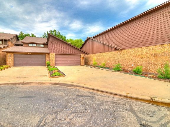 Your townhouse is on the right.  The Arbors is a fantastic neighbrohood with a very active HOA and three community pools.