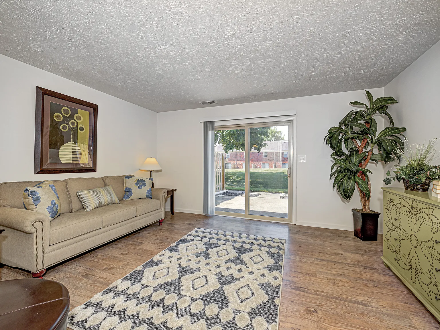 Greenwood Oaks — Photo 4