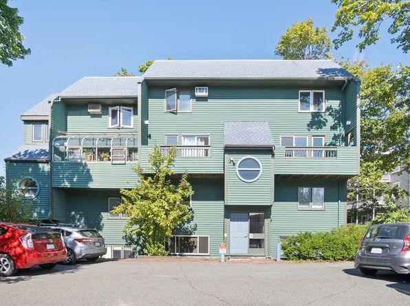 6 Sherman St APT B, Cambridge, MA 02138