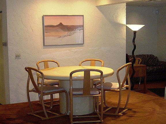 Cozy Dining Area