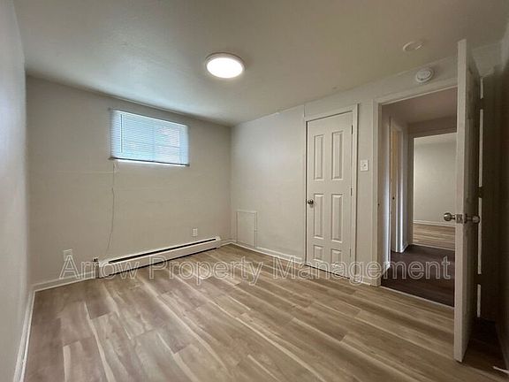 5th image of 609 W 20th Cir