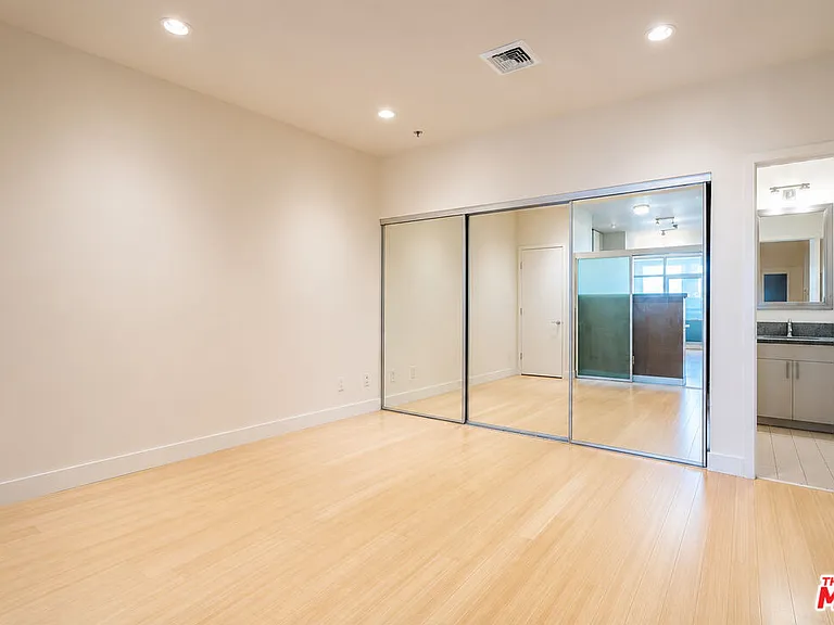 3810 Wilshire Blvd #2003 — Photo 8