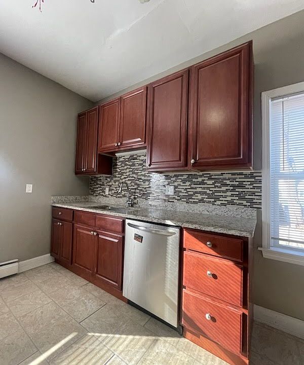 1st image of 251 Carpenter St #2
