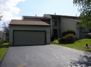 134 Lookout Cir, Syracuse, NY 13209