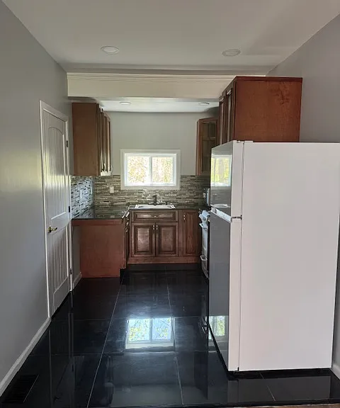 905 Irving St #1 — Photo 6