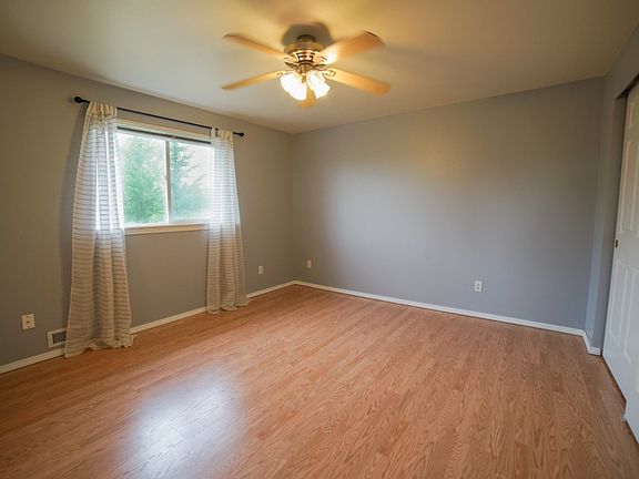 5th image of 10221 188th Street Ct E
