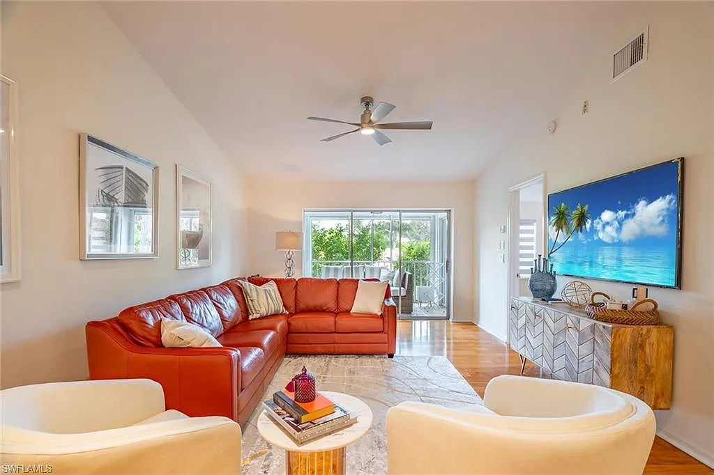 2 bed, 2.0 bath, 1179 sqft, $3,500 — Photo 3