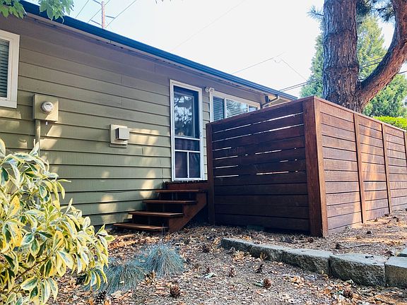 5th image of 8725 SE 11th Ave #8735