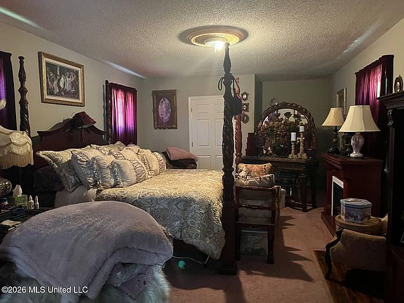 5th image of 6560 Lakeshore Rd