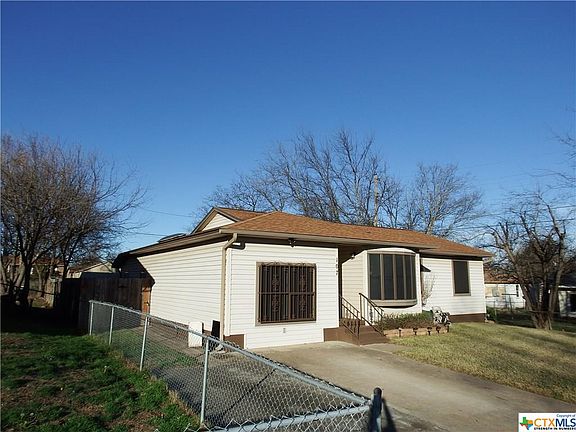 3rd image of 107 W Voelter Ave