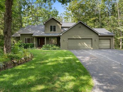 1145 Woodridge Dr, Petoskey, MI, 49770