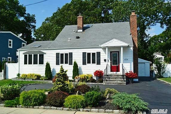 2nd image of 6 Oak St E