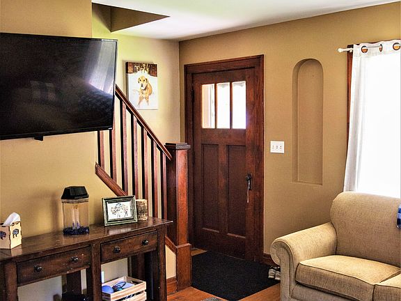 2nd image of 10 Marlowe Ave