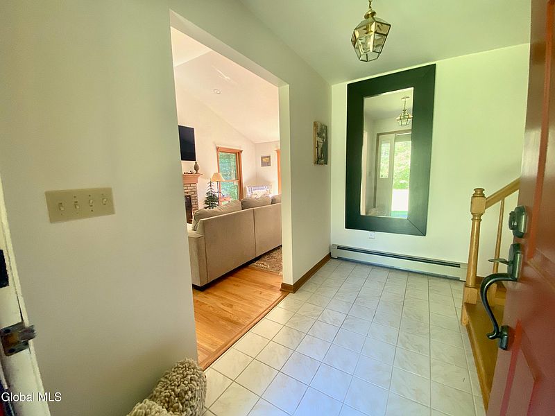 3rd image of 1585 Division Street
