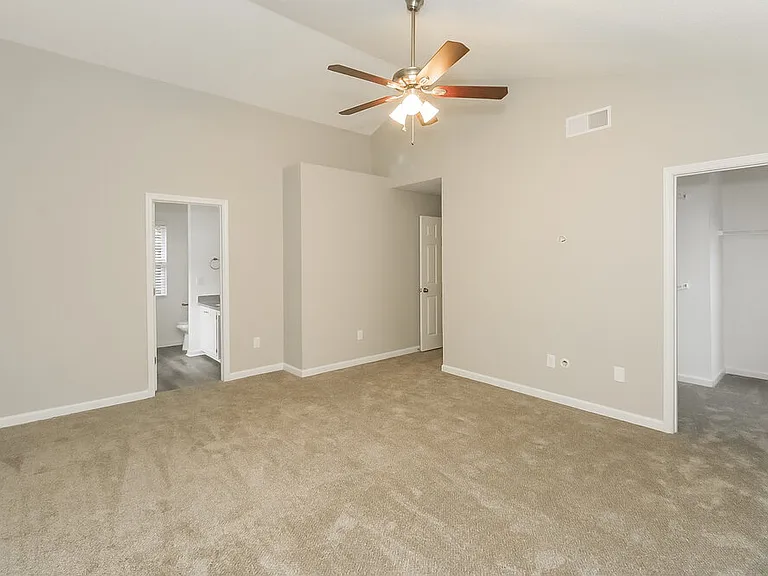 4379 Yellow Rose Dr — Photo 11
