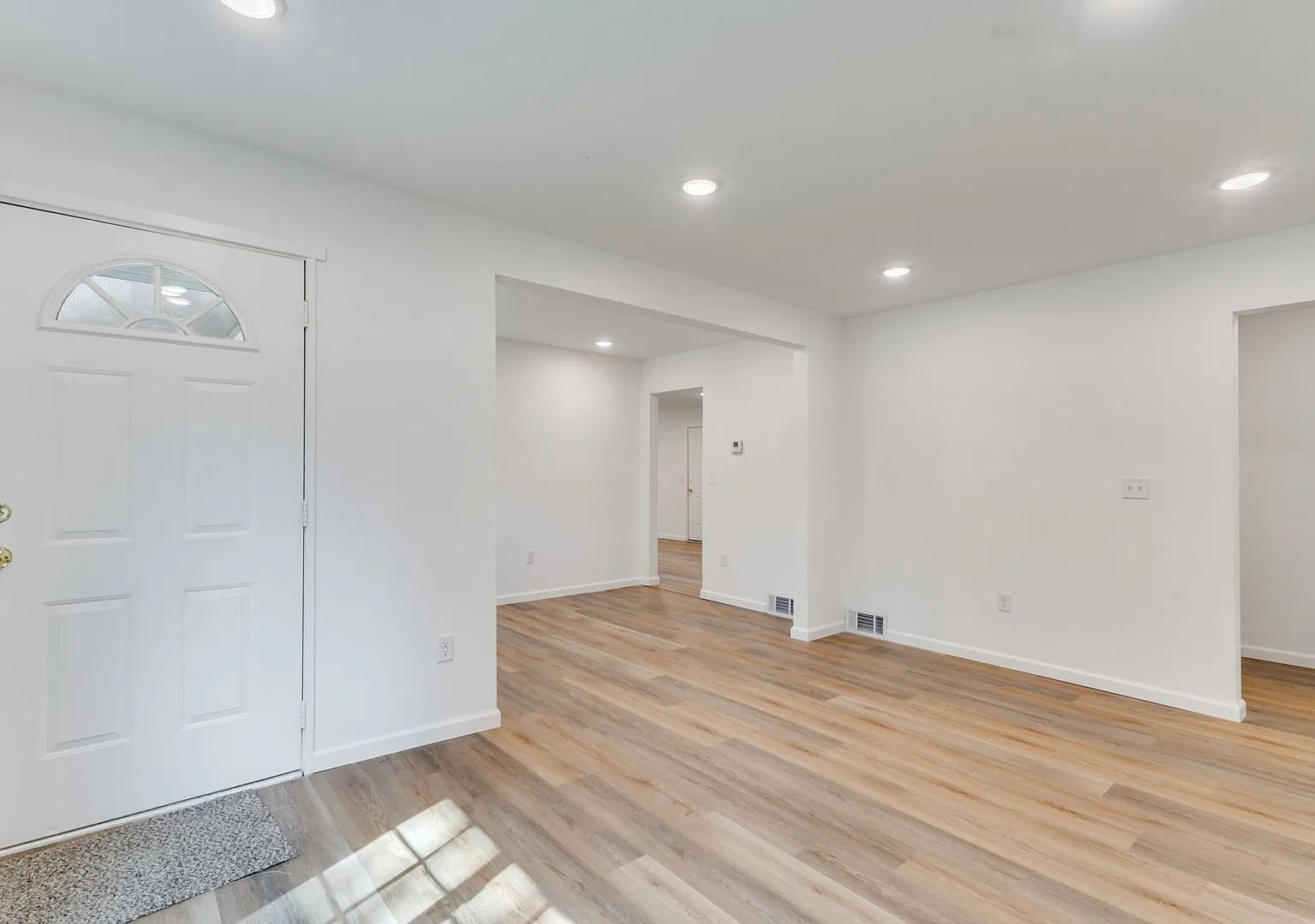 Spacious 4 Bedroom, 2.5 Bath Home with partial unfinished basement Prelease Today for 11/16/2026 ... — Photo 2