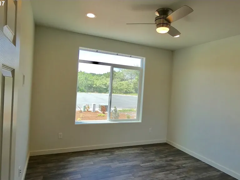 3111 Periwinkle Ln — Photo 8