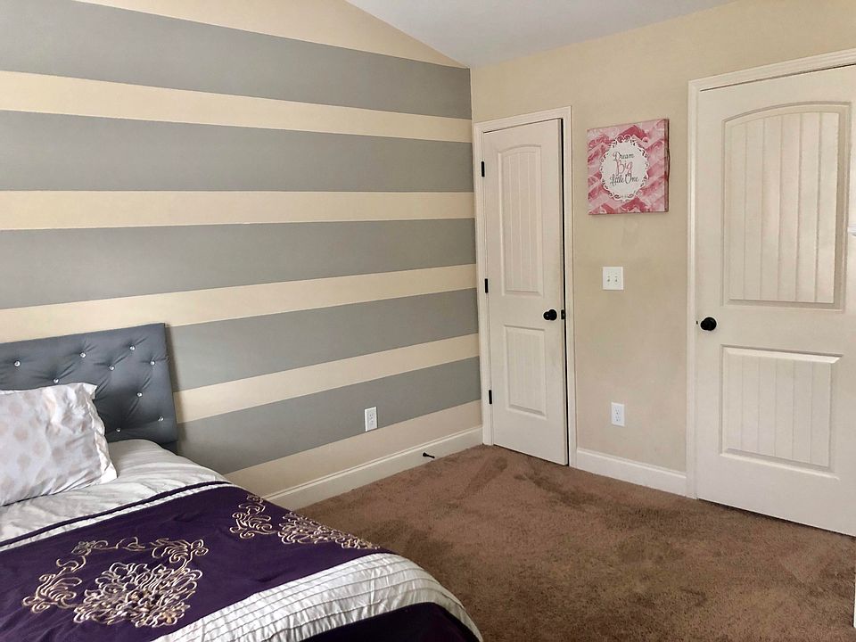 1st image of 27 Cliffhaven Cir