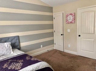 27 Cliffhaven Cir, Newnan, GA 30263